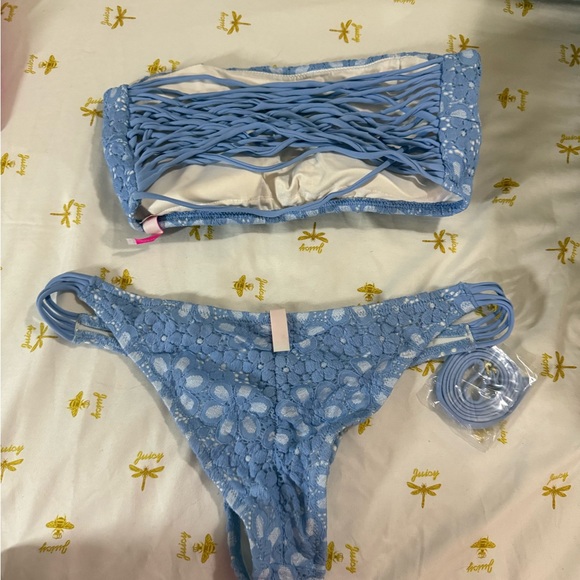 Victoria's Secret Blue Lace Bikini - Picture 4 of 5